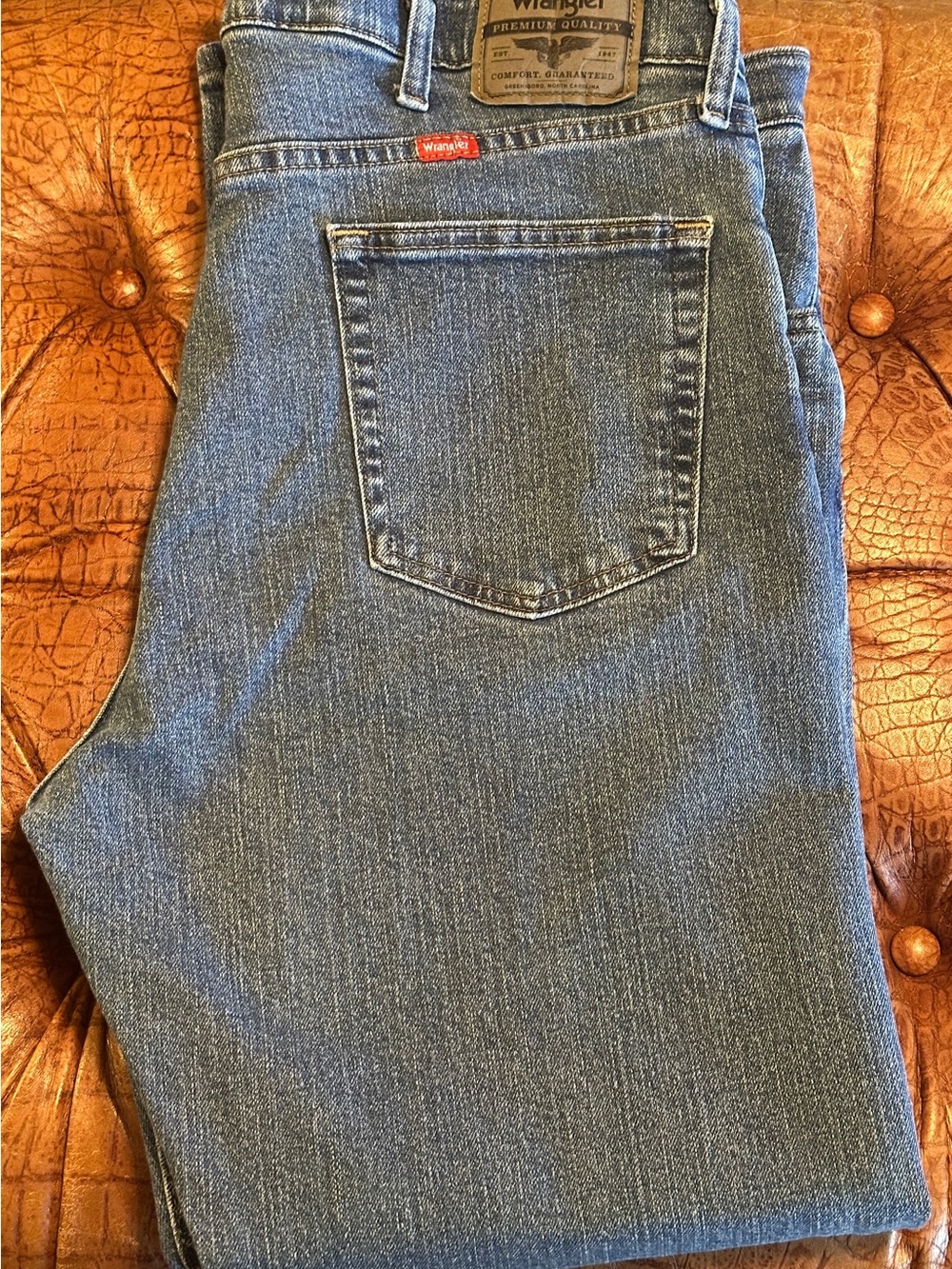 Wrangler Men's Blue Denim Regular Fit Jeans